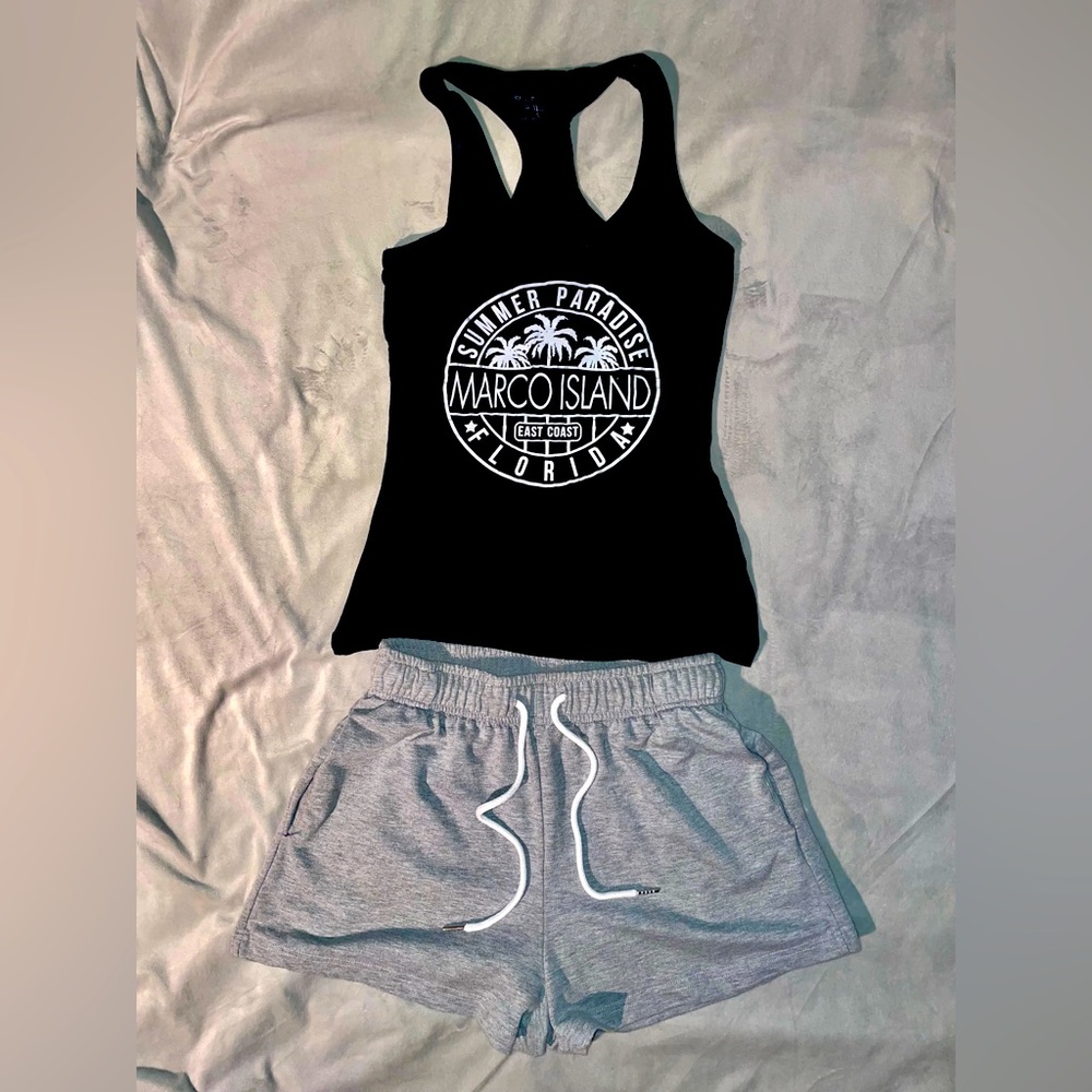 Women’s Size Small Outfit